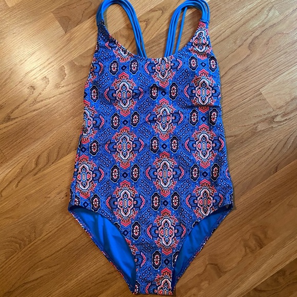 Hollister Strappy Back One Piece Swimsuit - Picture 2 of 5